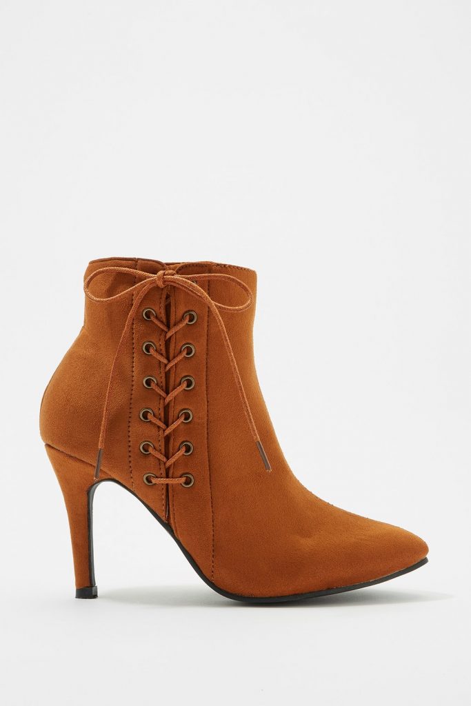 pointed toe bootie